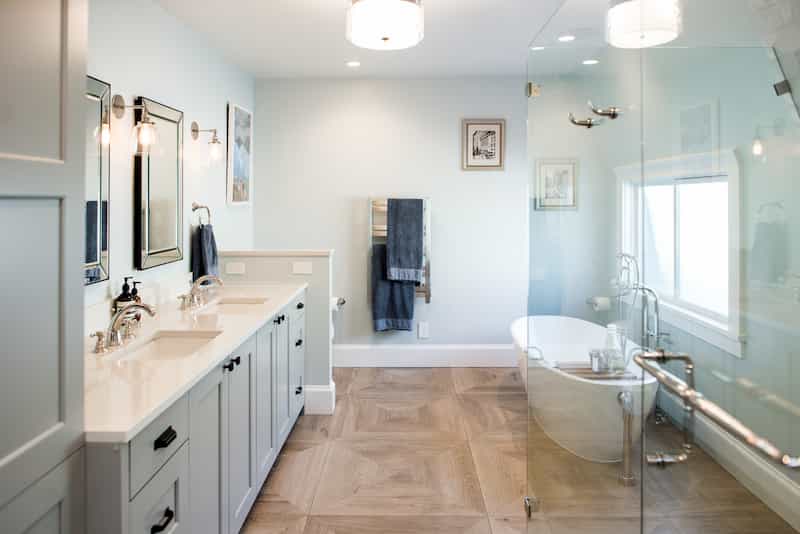Featured image of post Master Bathroom Separate Shower And Tub / Separate shower and jetted tub.patio view:mountain.