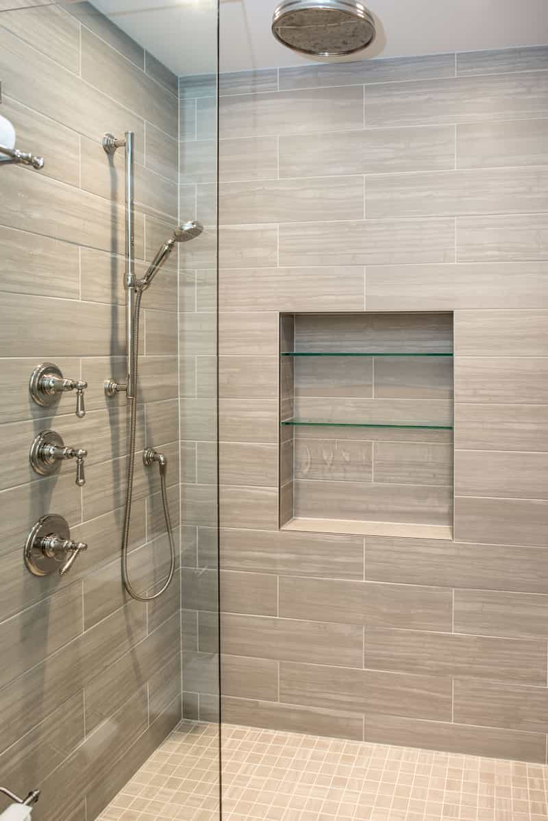 11 Materials for Shower Walls – Luxurious and Budget Friendly Options