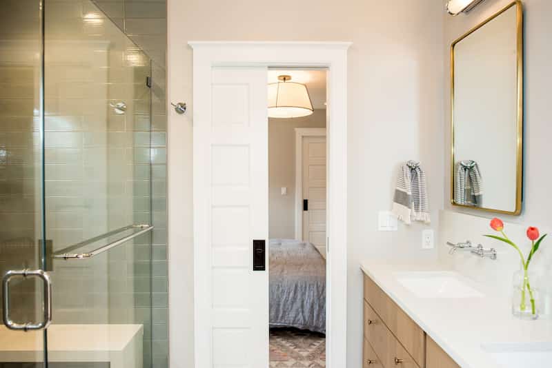 How to Clean Your Glass Shower Doors and Cubicle